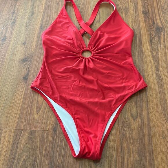Cupshe red plunging V one piece swimsuit size M￼ - Picture 1 of 4